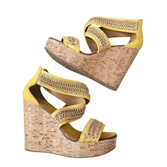 Tory Burch Yellow Leather Lucian Chain Embellished Cork Wedge Sandals Size 7.5 - Picture 1 of 7